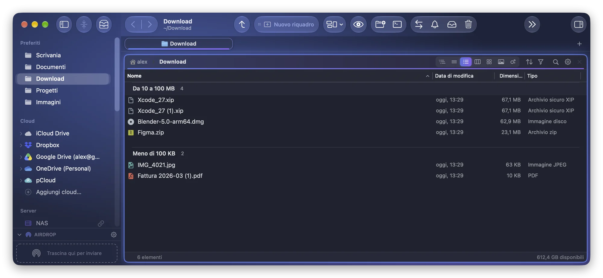 Download in Folia Files raggruppato per dimensione e ordinato per dimensione: i due archivi di Xcode, Blender e Figma sotto «Da 10 a 100 MB», una foto e un PDF sotto «Meno di 100 KB»